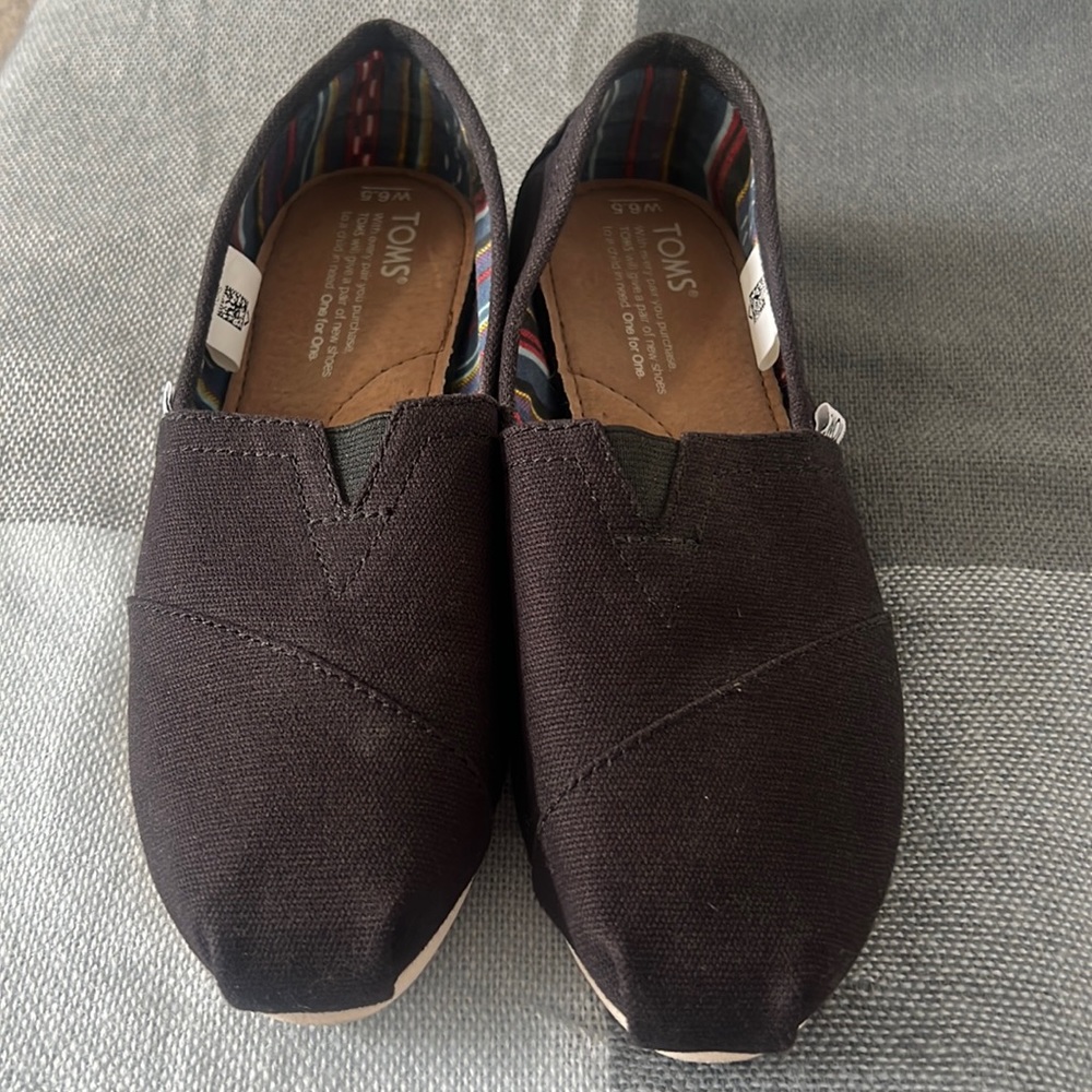 Toms slip on shoes